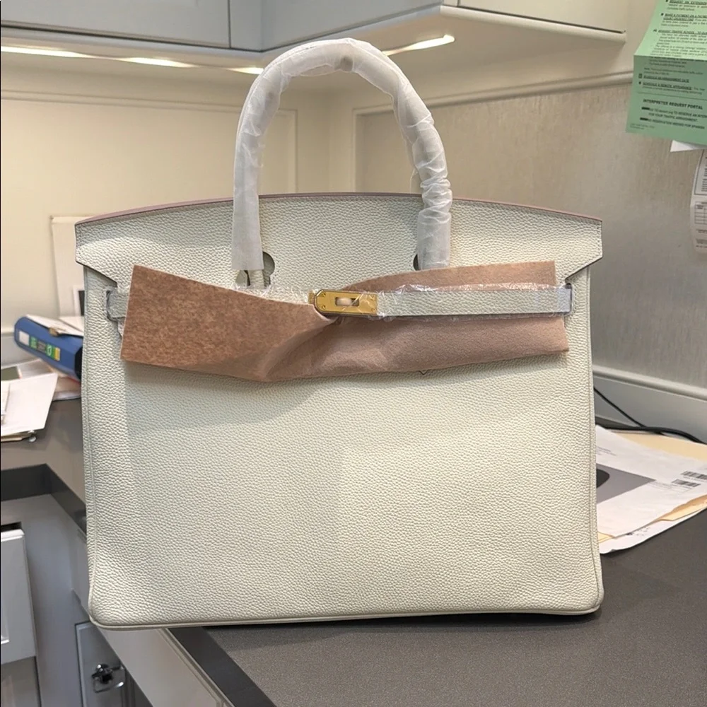 Elegant White Pebbled Leather Top-Handle Satchel - Picture 1 of 14